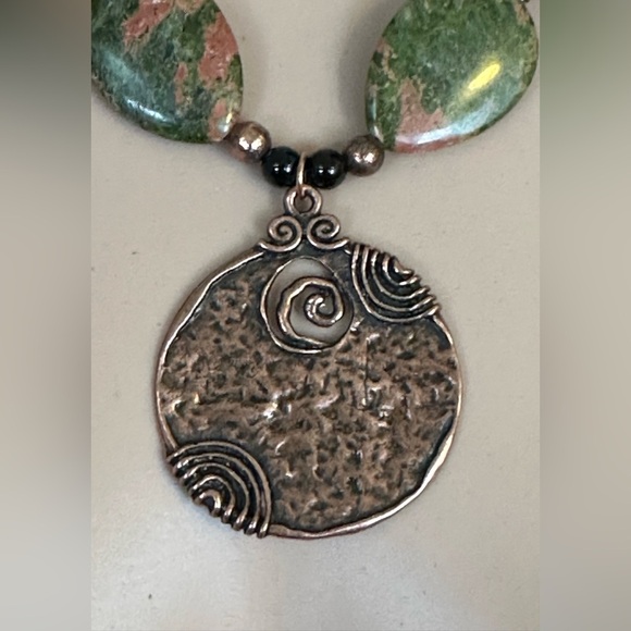 22 inch Unakite bead necklace NWOT - Picture 10 of 11